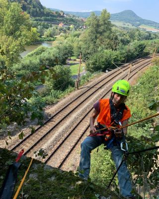 👷 Hledáte školení na míru vašim potřebám? Ať už pracujete pro firmu, která instaluje solární panely, projektuje mosty nebo...