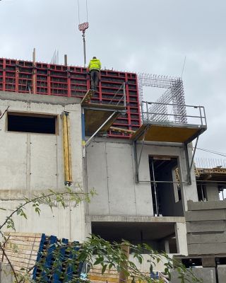 Chyby při práci ve výškách mohou mít vážné důsledky ☝ Podívejte se na ukázky, jak to rozhodně nedělat, a naučte se správné...